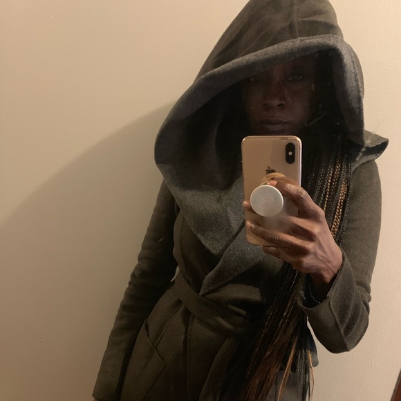 BCBG MAXAZRIA COAT - Picture 6 of 6